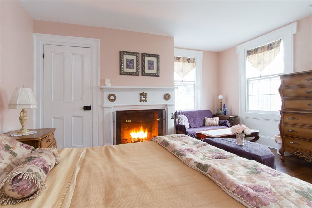 The Harbor Rose Bed & Breakfast Cold Spring Harbor Exterior photo